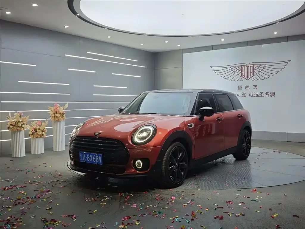 MINI Clubman — фото 1