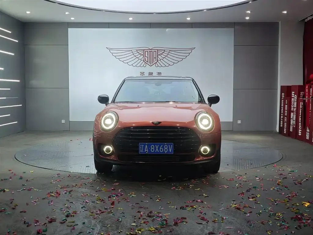 MINI Clubman — фото 2