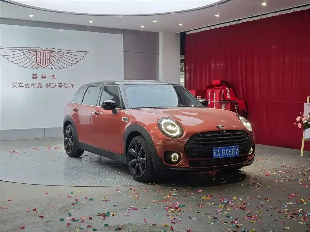 MINI Clubman — фото 3