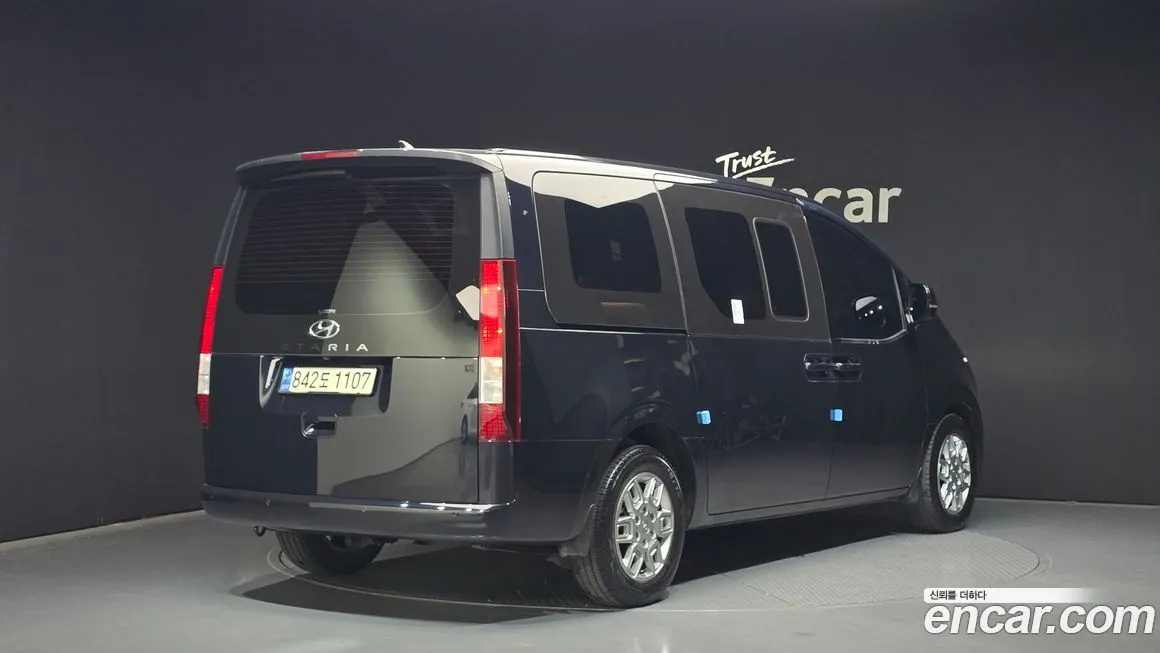 Hyundai Staria — фото 2
