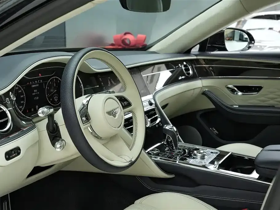 Bentley Flying Spur — фото 8
