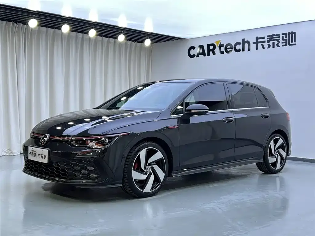 Volkswagen Golf GTI — фото 1
