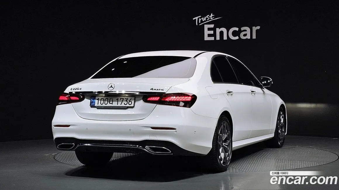 Mercedes-Benz E-Class — фото 2