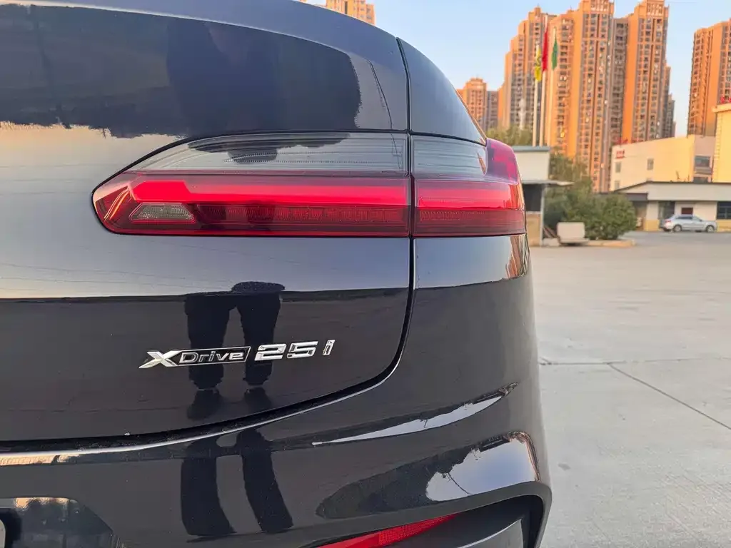 BMW X4 — фото 10