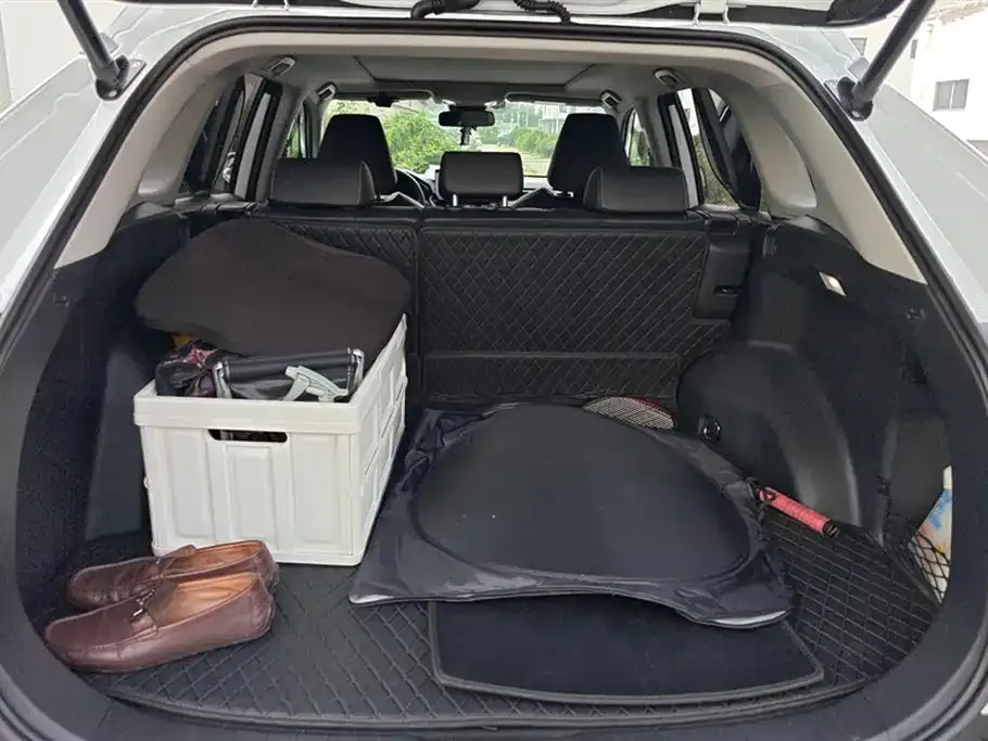 Toyota RAV4 — фото 4