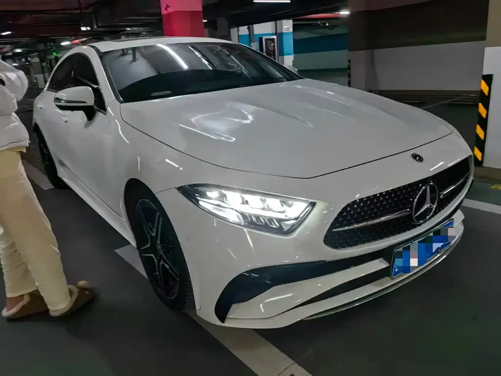 Mercedes-Benz CLS — фото 1