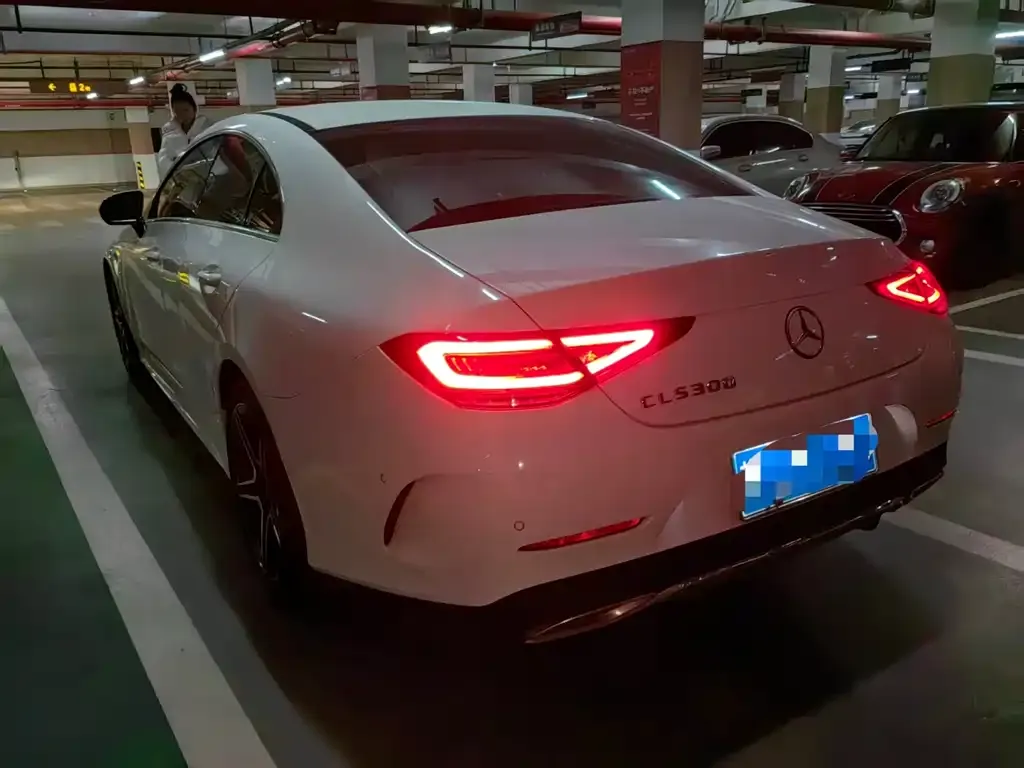 Mercedes-Benz CLS — фото 7