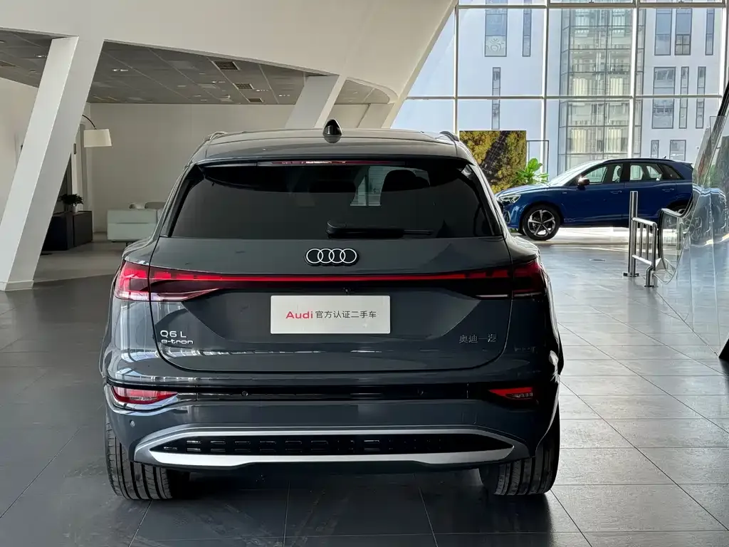 Audi Q6L e-tron — фото 3