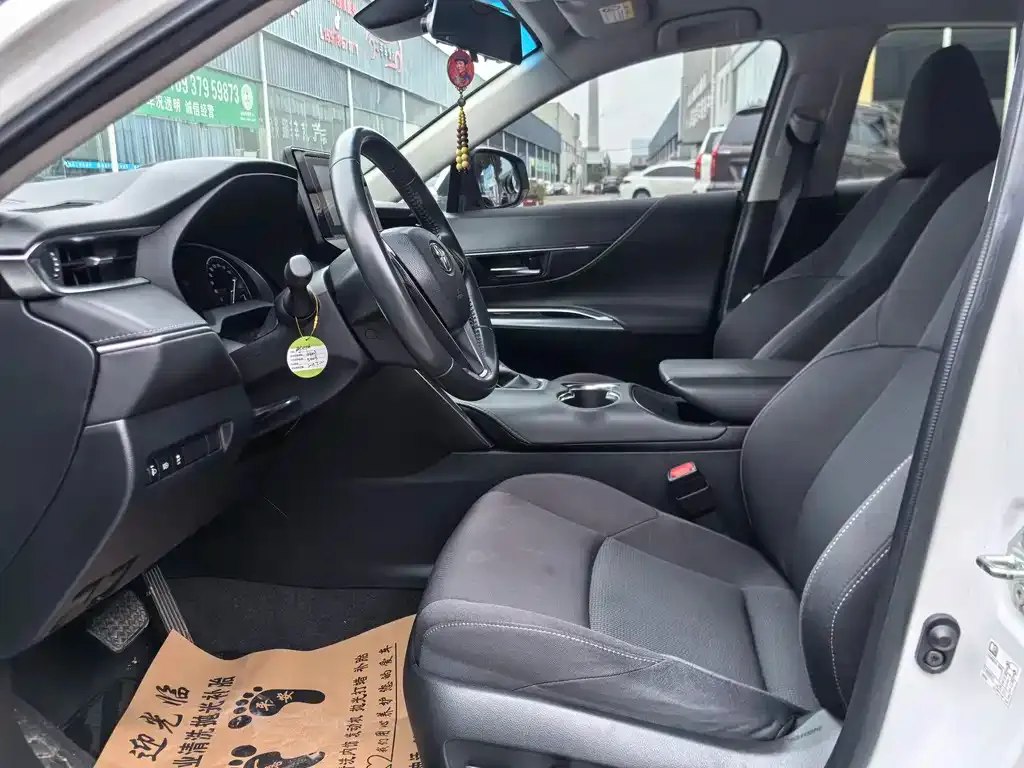 Toyota Harrier — фото 10