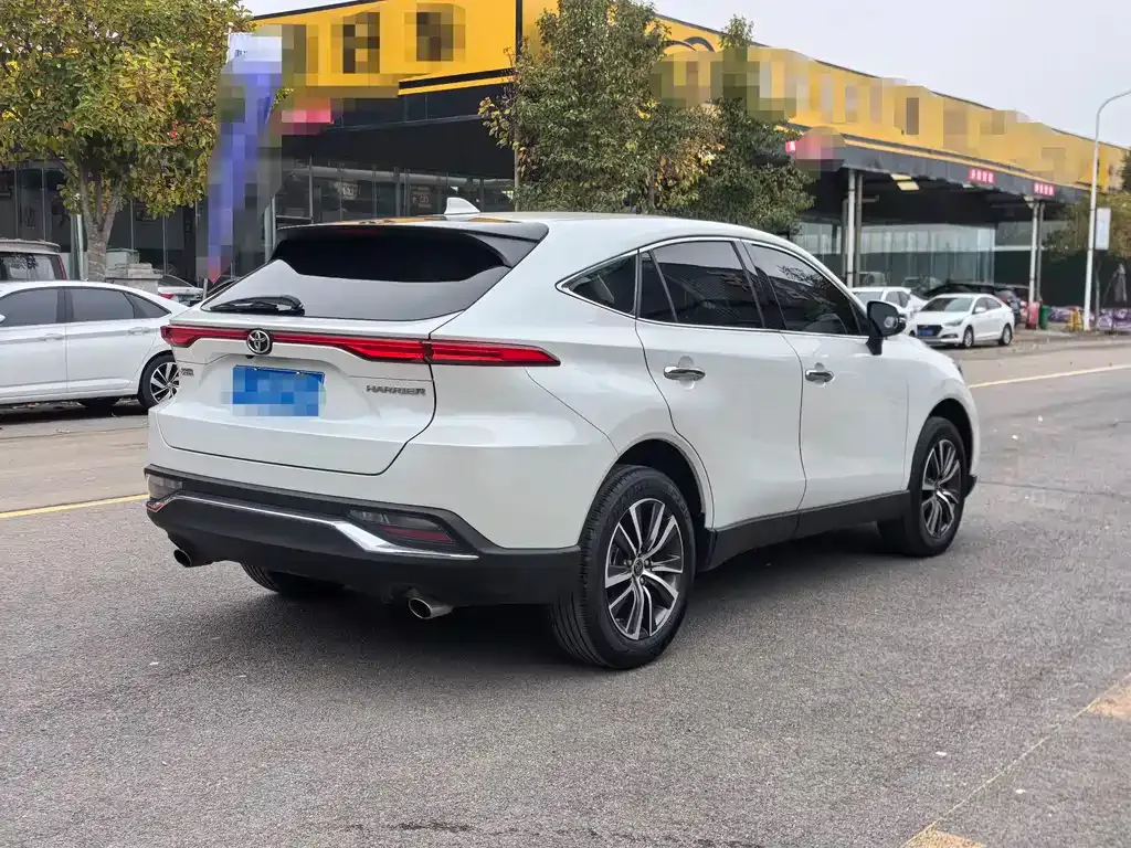 Toyota Harrier — фото 6