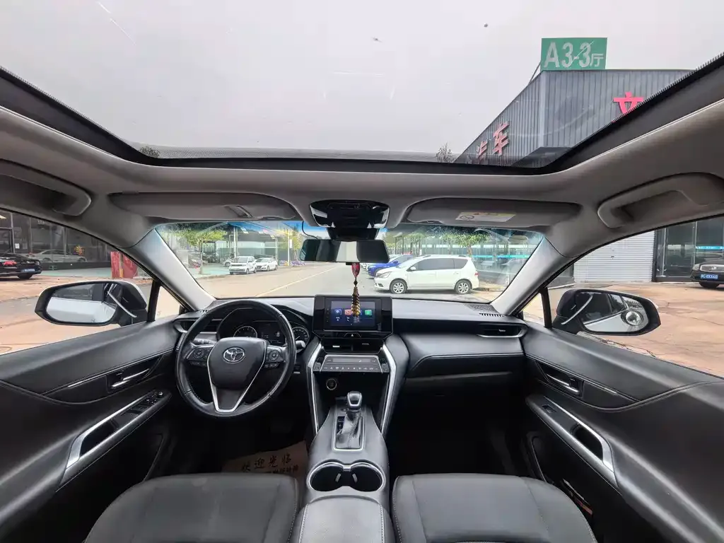 Toyota Harrier — фото 9