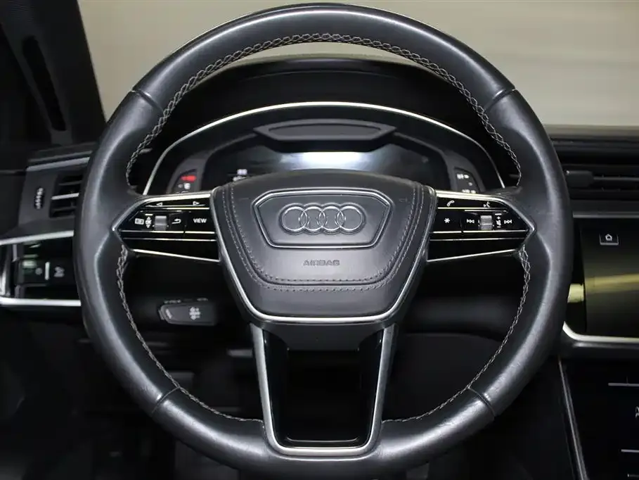 Audi A6L — фото 10