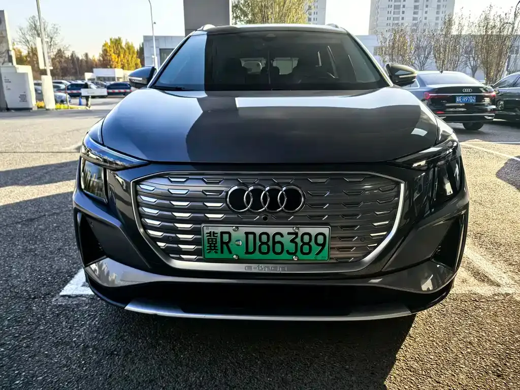 Audi Q5 e-tron — фото 2