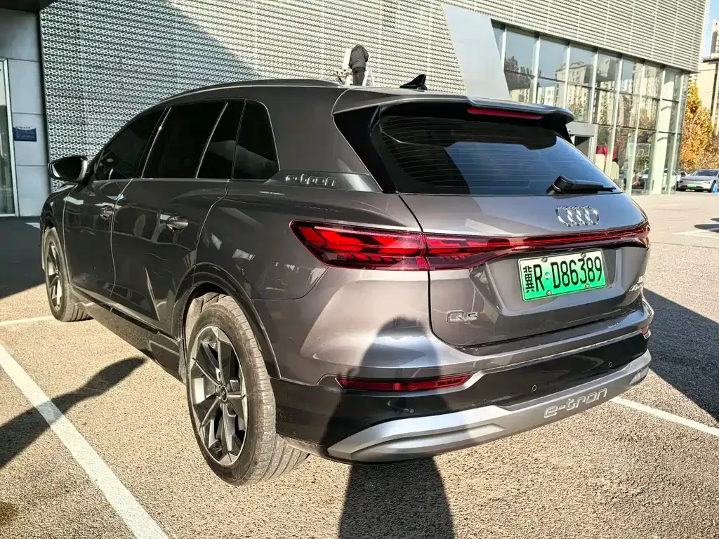 Audi Q5 e-tron — фото 5