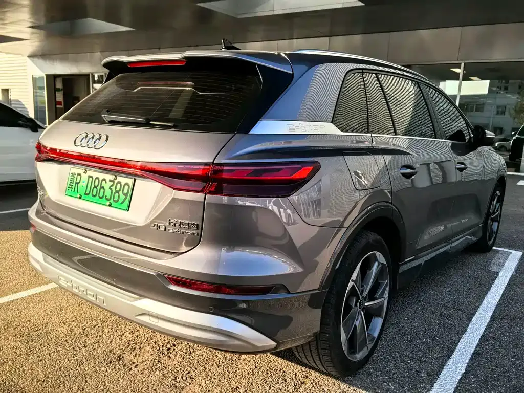 Audi Q5 e-tron — фото 7