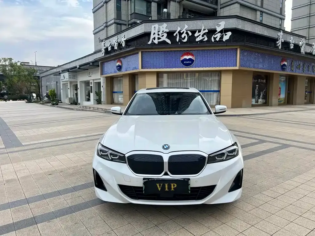 BMW i3 — фото 1