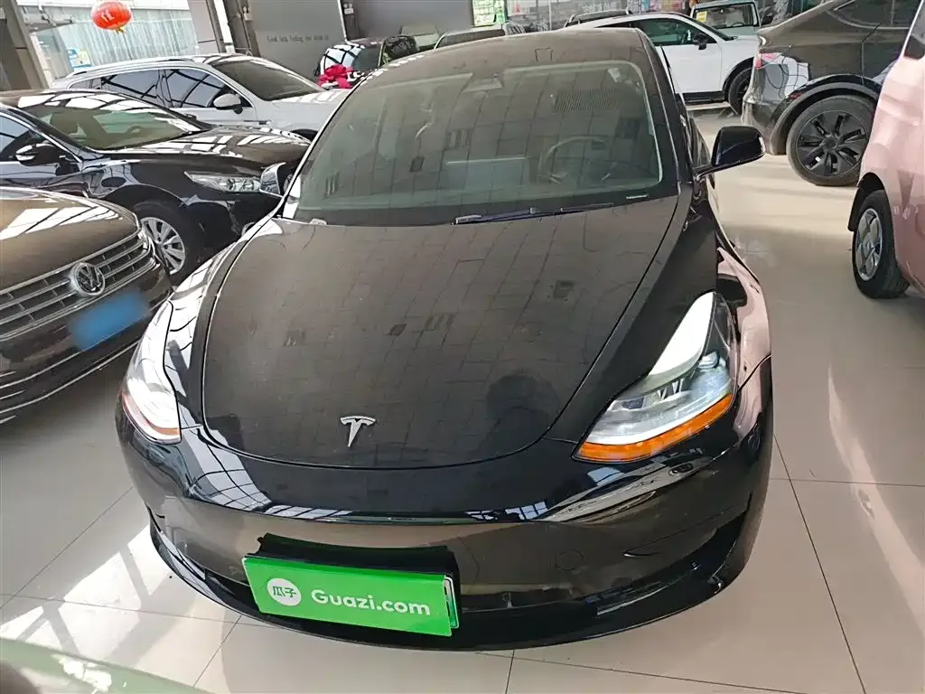 Tesla Model 3 — фото 3