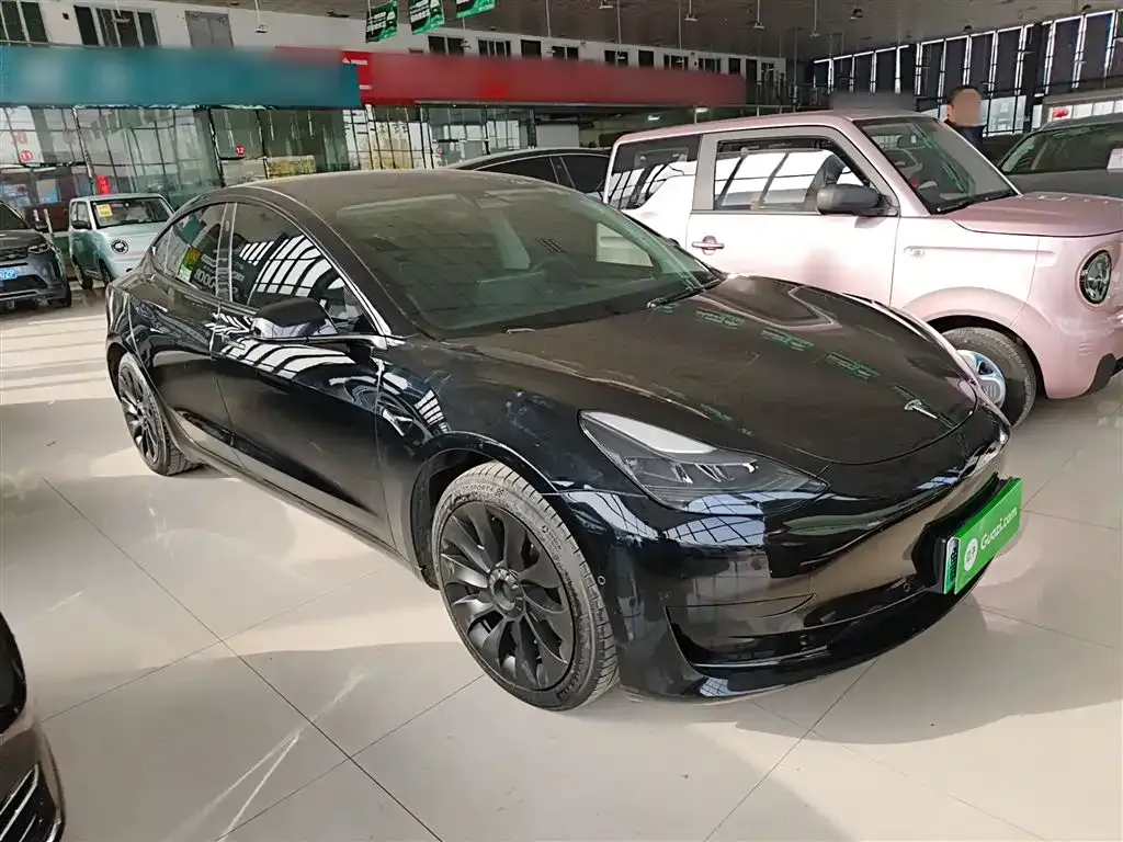 Tesla Model 3 — фото 4