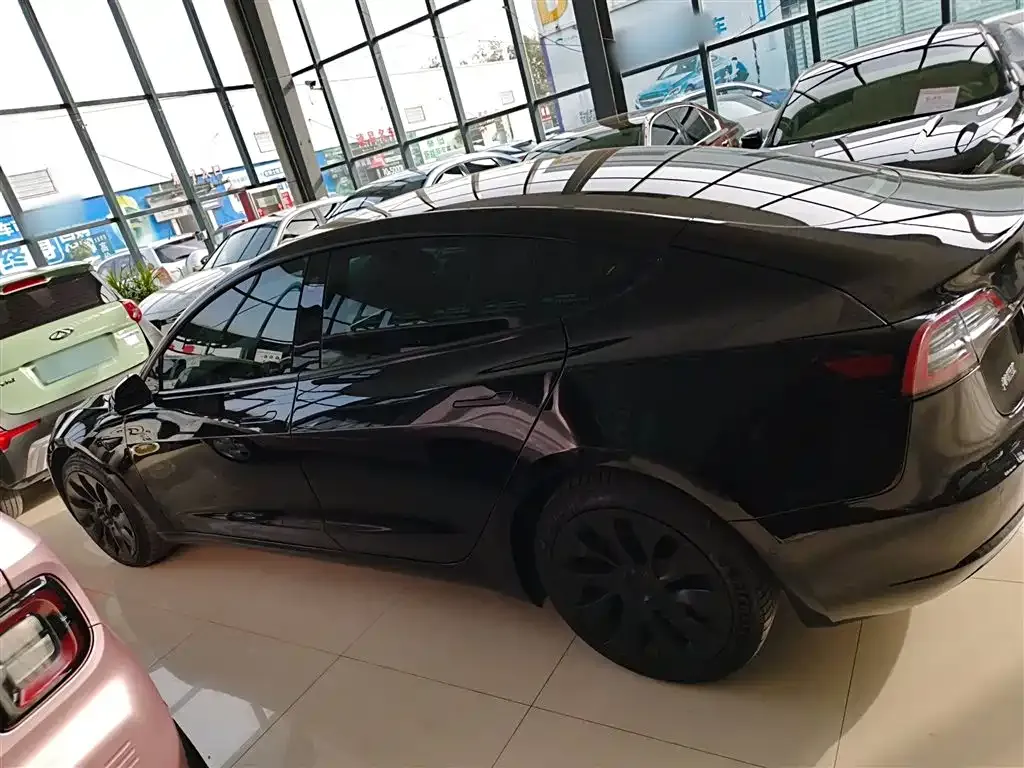 Tesla Model 3 — фото 5
