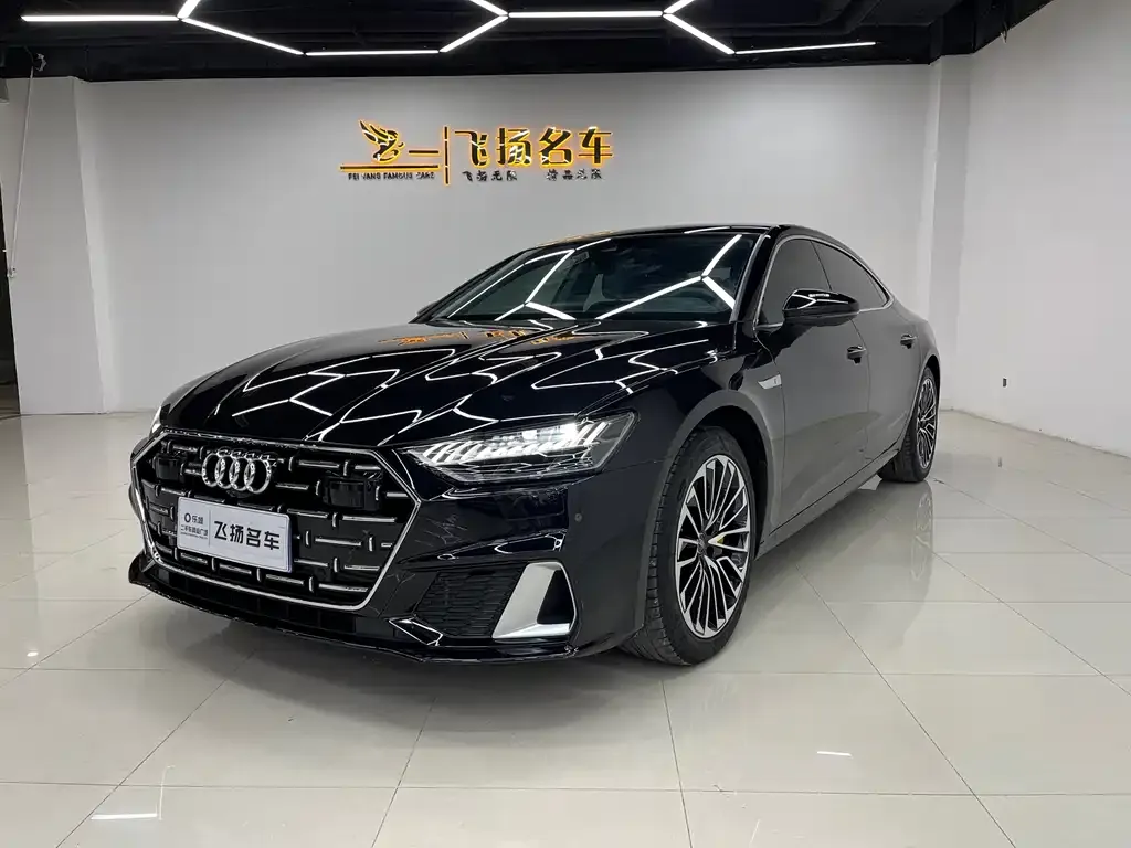 Audi A7L — фото 1