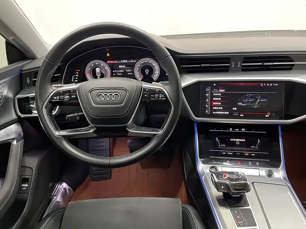 Audi A7L — фото 7