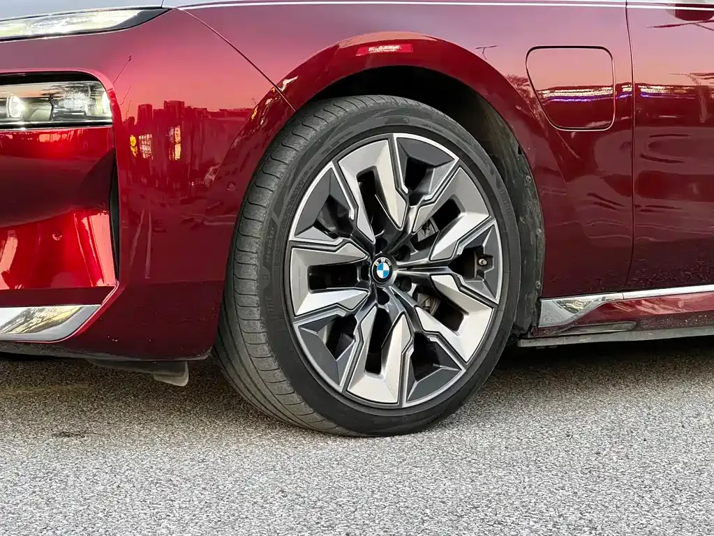 BMW i7 — фото 10