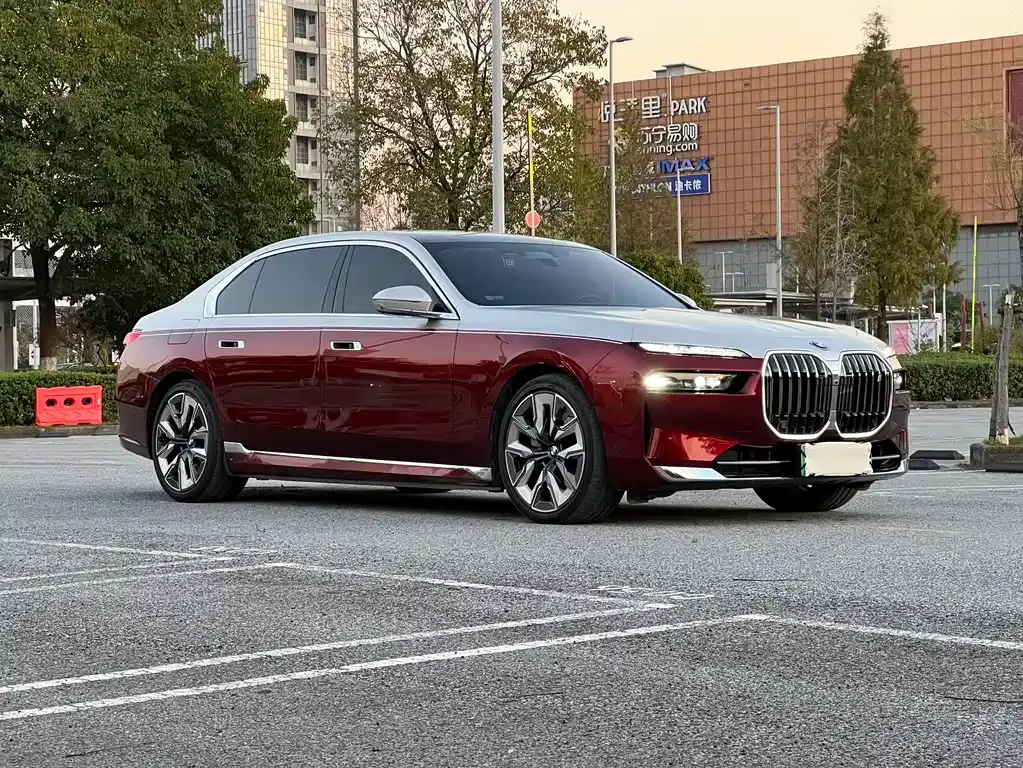 BMW i7 — фото 3