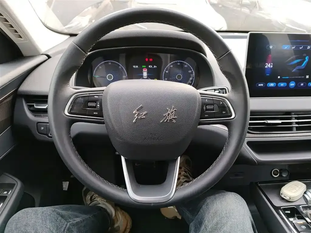 Hongqi E-QM5 — фото 10