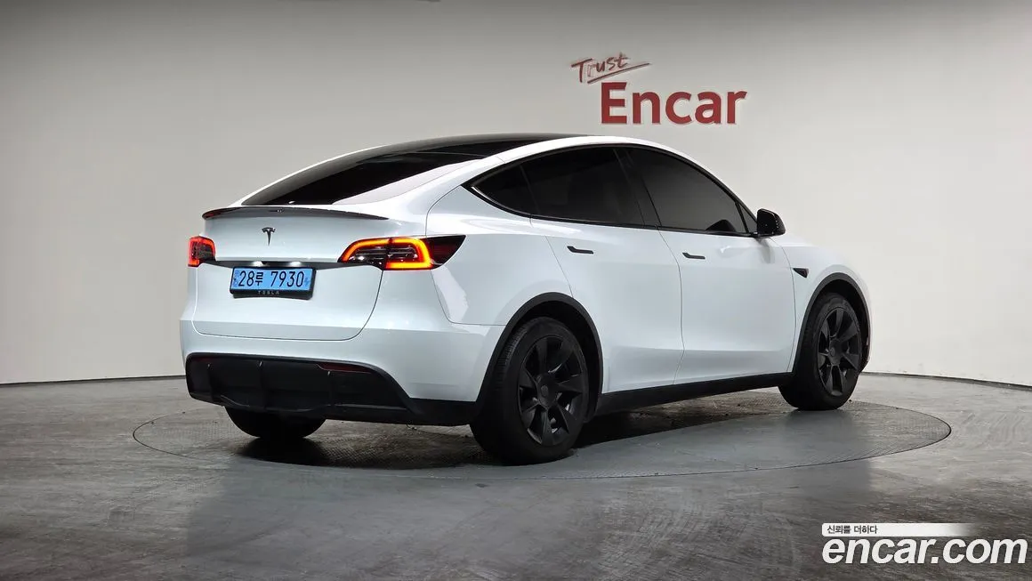 Tesla Model Y — фото 2