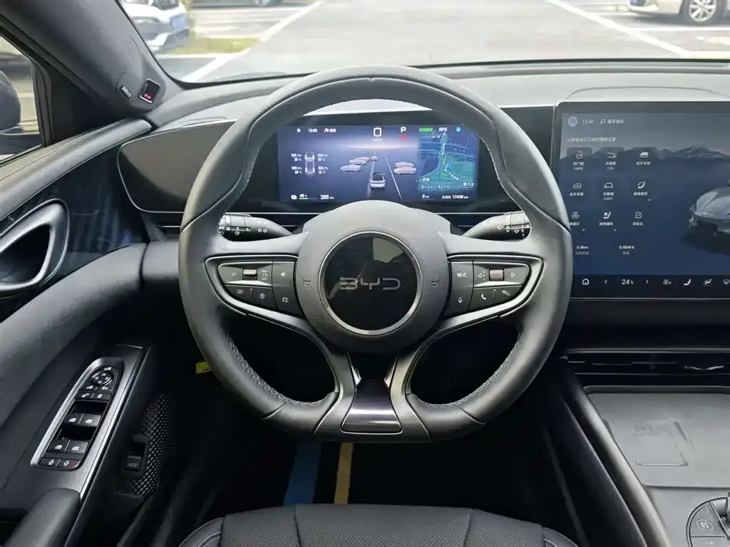 BYD Seal — фото 3