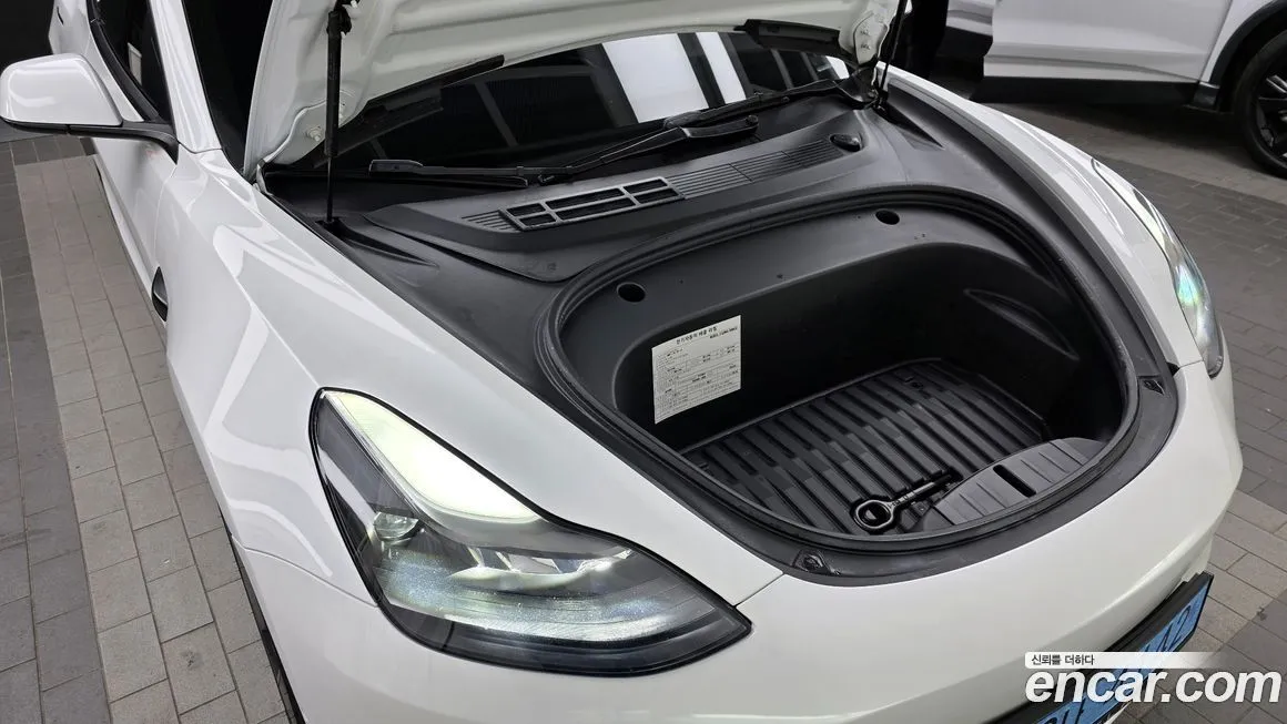 Tesla Model 3 — фото 6