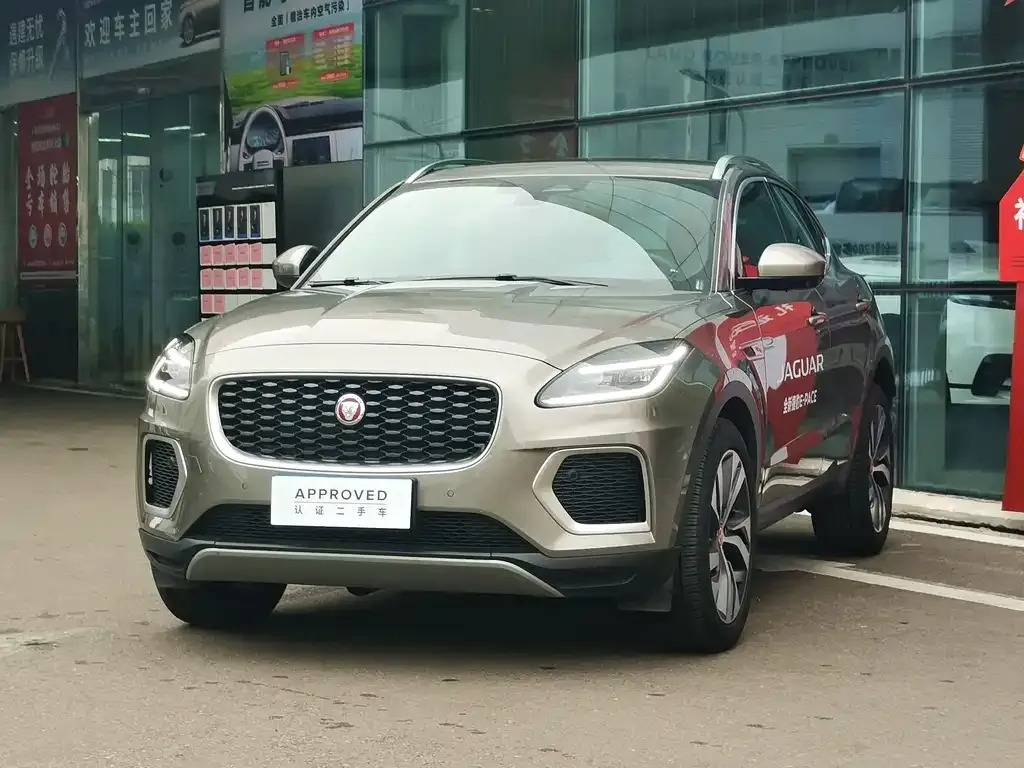 Jaguar E-PACE — фото 1