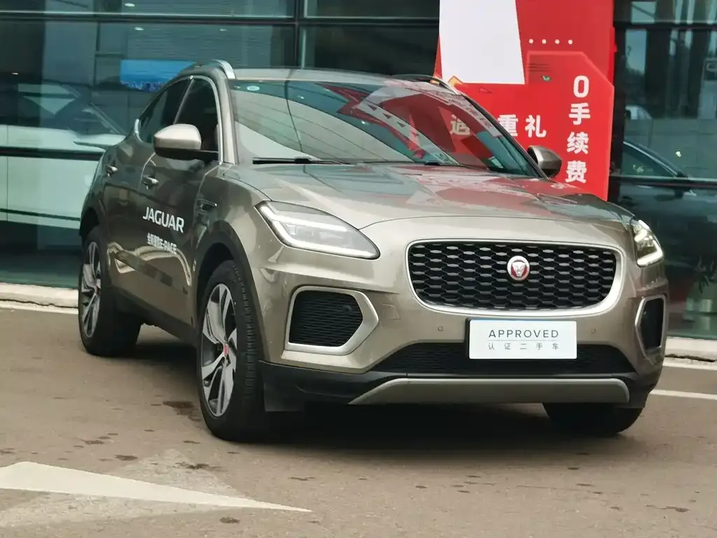 Jaguar E-PACE — фото 2