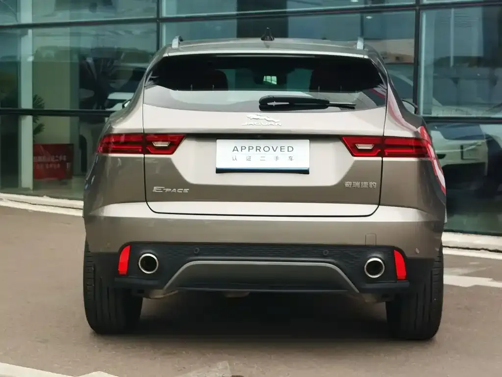 Jaguar E-PACE — фото 4