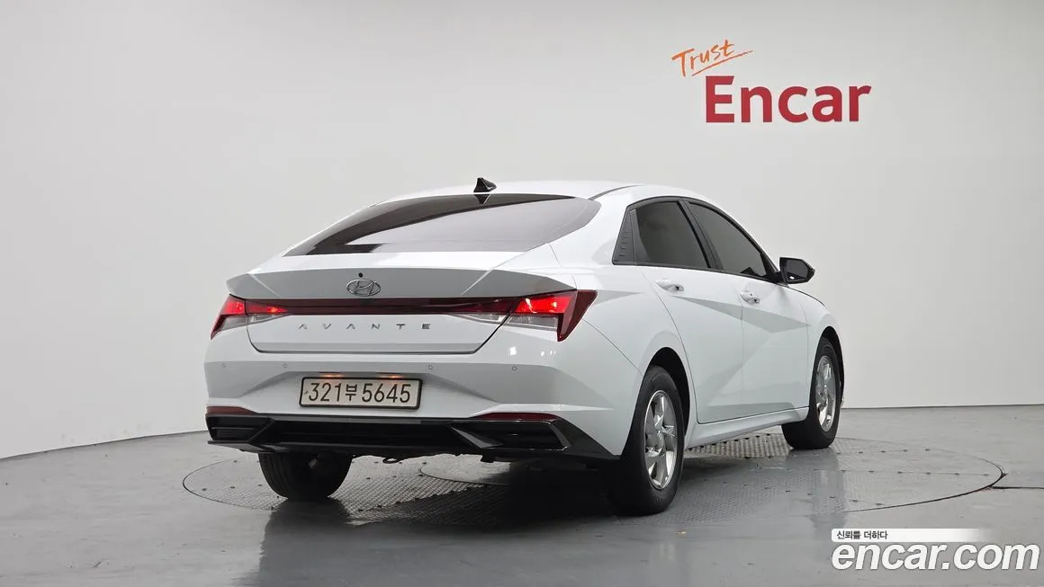 Hyundai AVANTE — фото 4