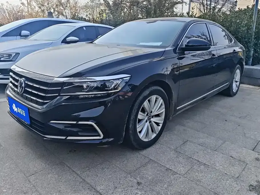 Volkswagen Passat — фото 1