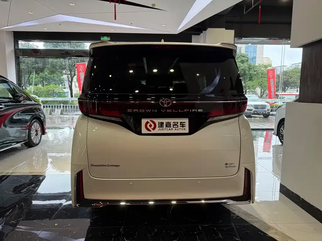 Toyota Vellfire — фото 4