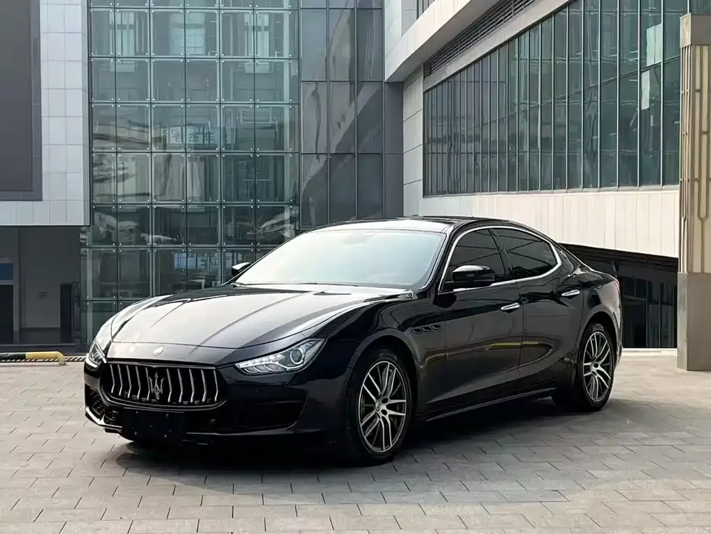 Maserati Ghibli — фото 1