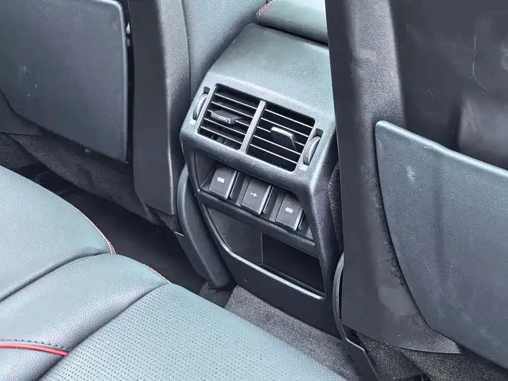 Land Rover Discovery Sport — фото 10
