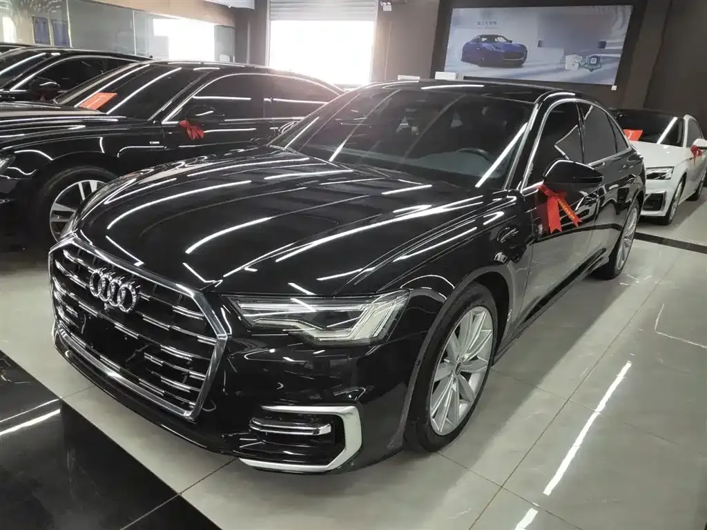 Audi A6L — фото 1