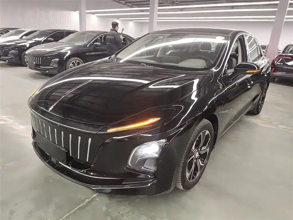 Hongqi E-QM5 — фото 2