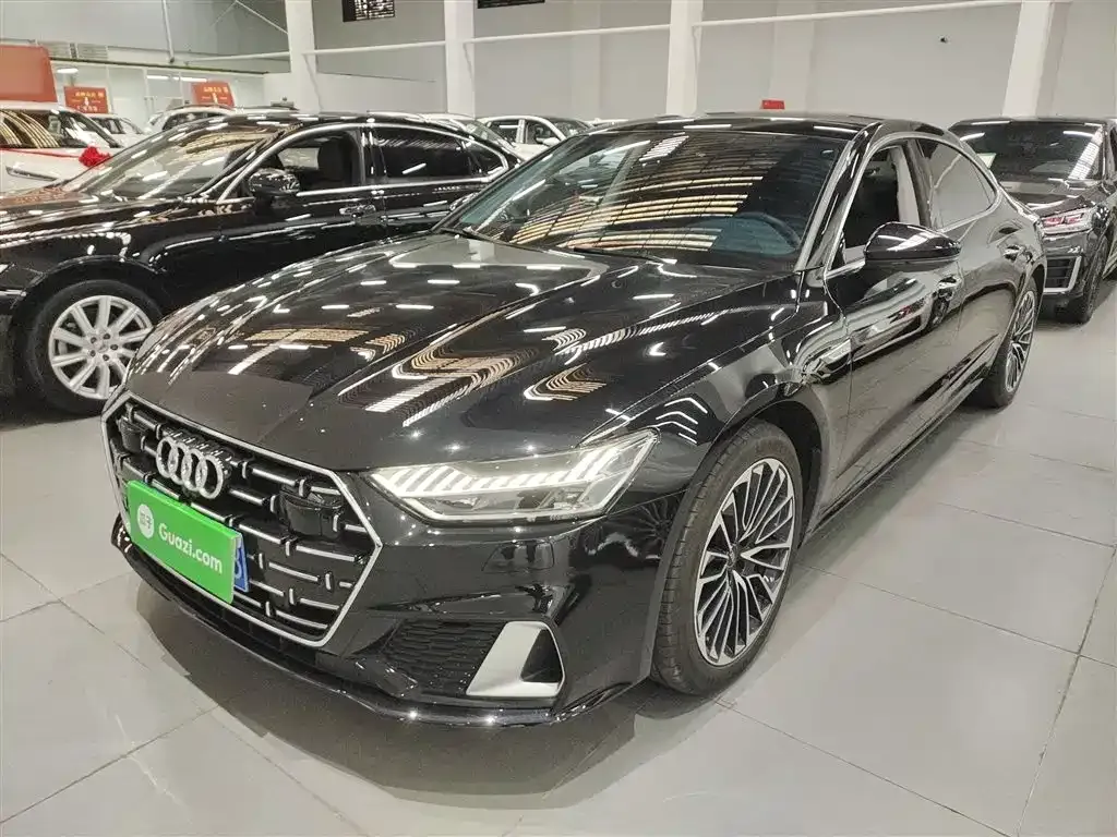 Audi A7L — фото 1