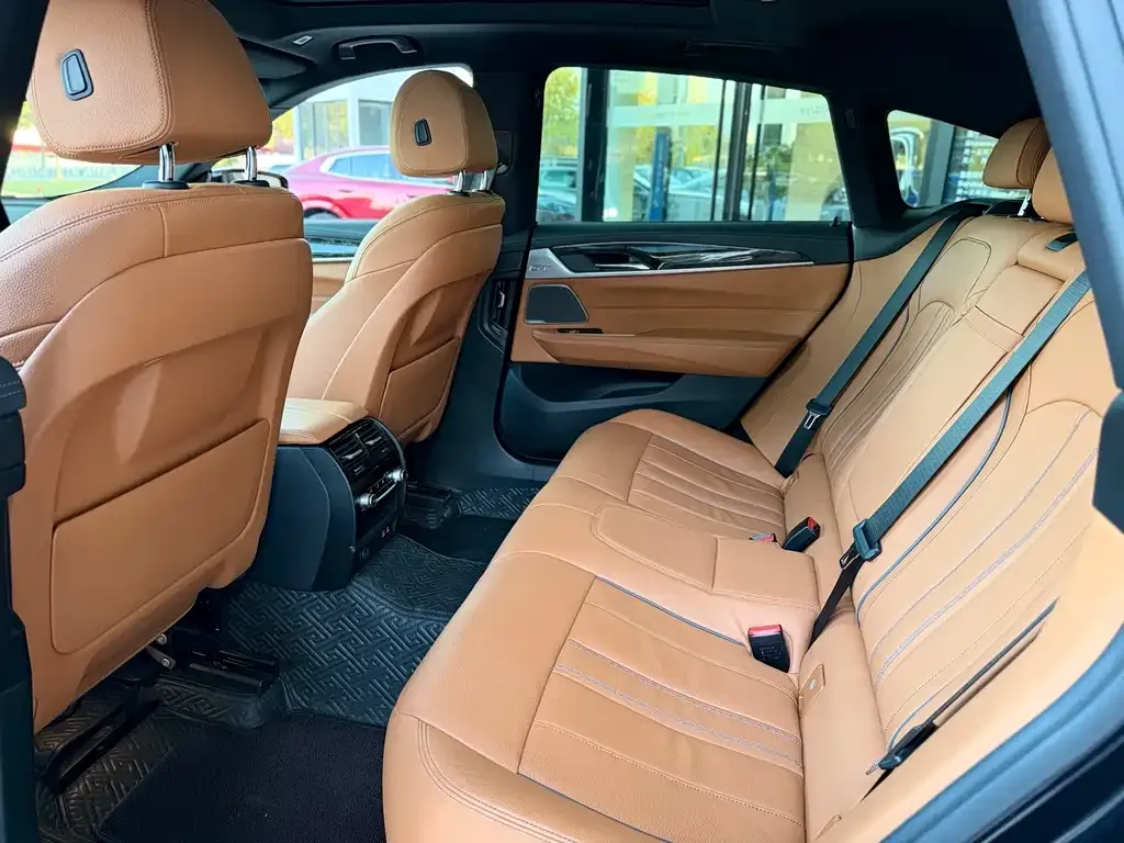 BMW 6 Series GT — фото 9