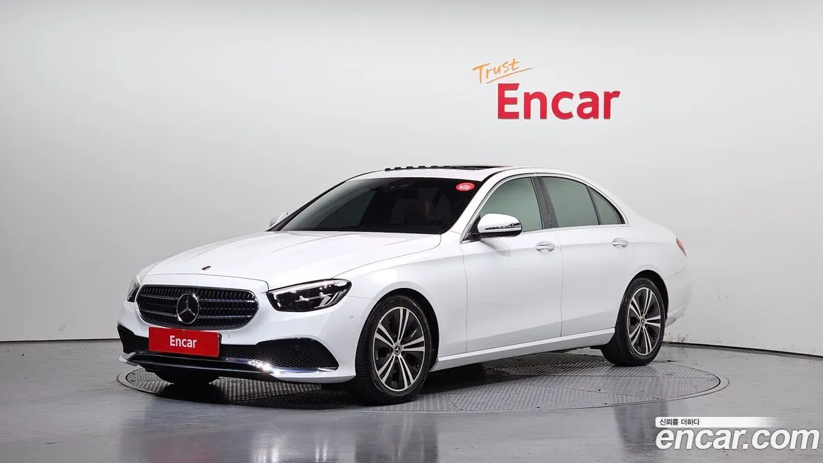 Mercedes-Benz E-Class — фото 1