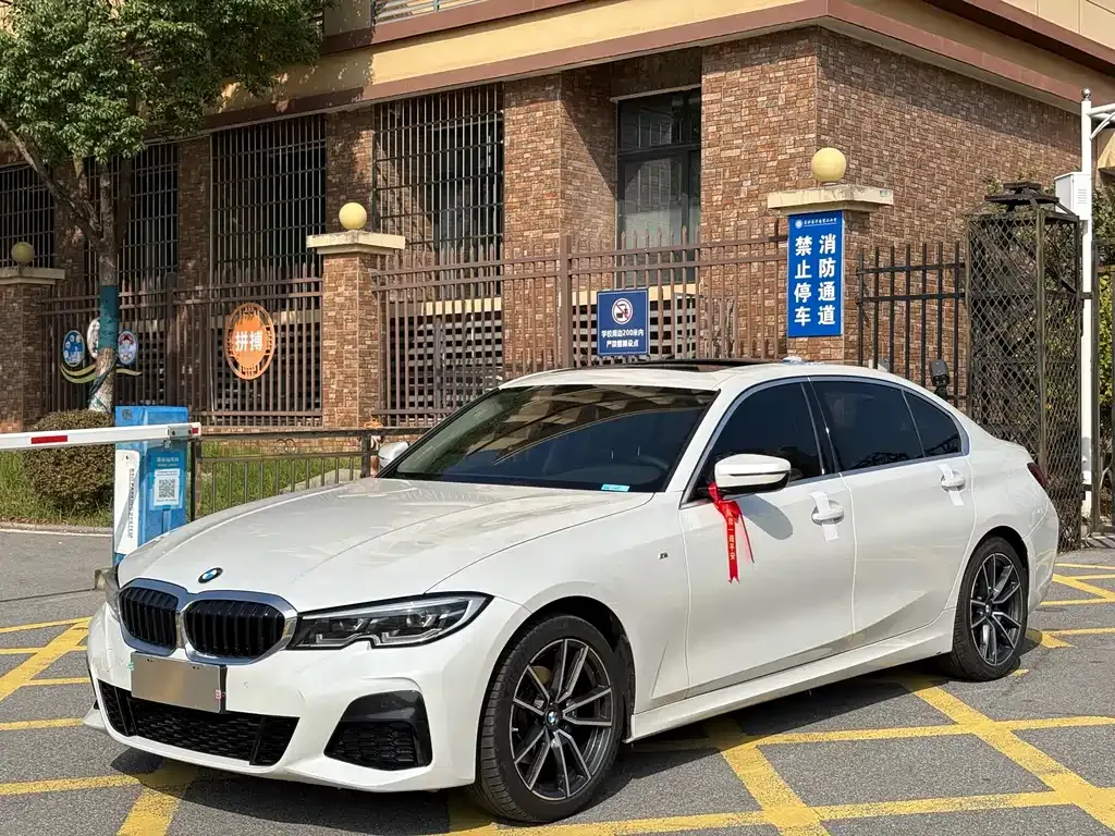 BMW 3 Series — фото 1