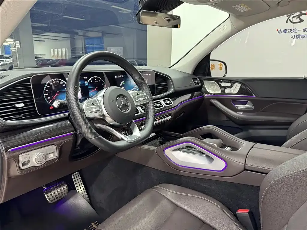 Mercedes-Benz GLS — фото 10