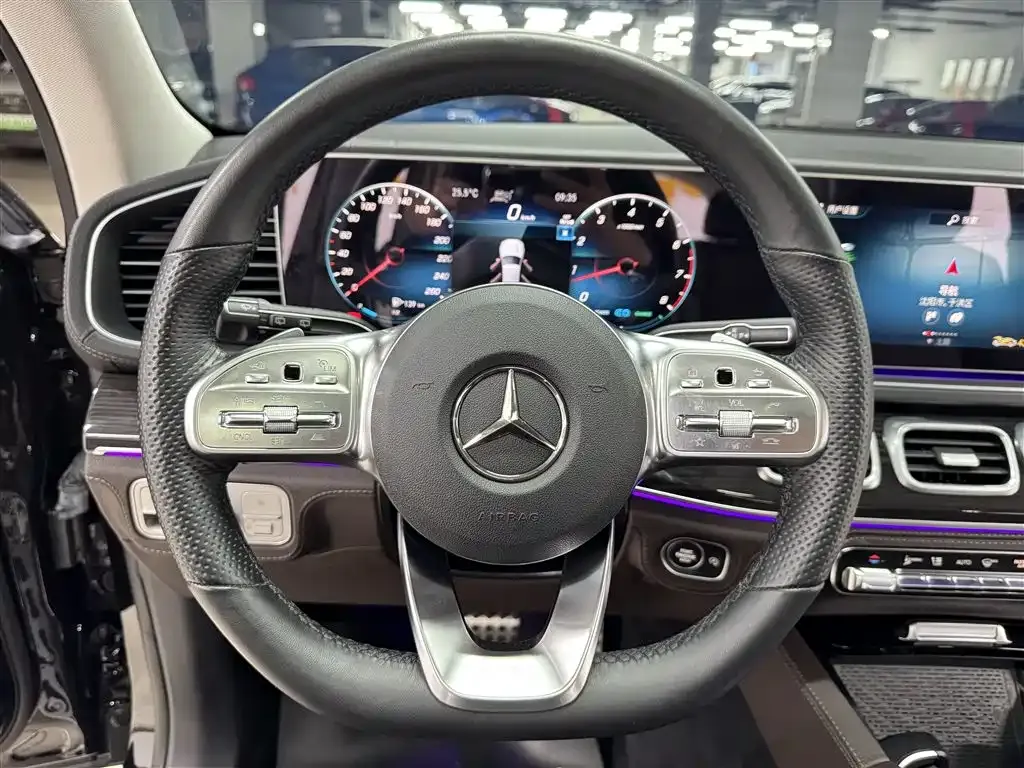 Mercedes-Benz GLS — фото 9