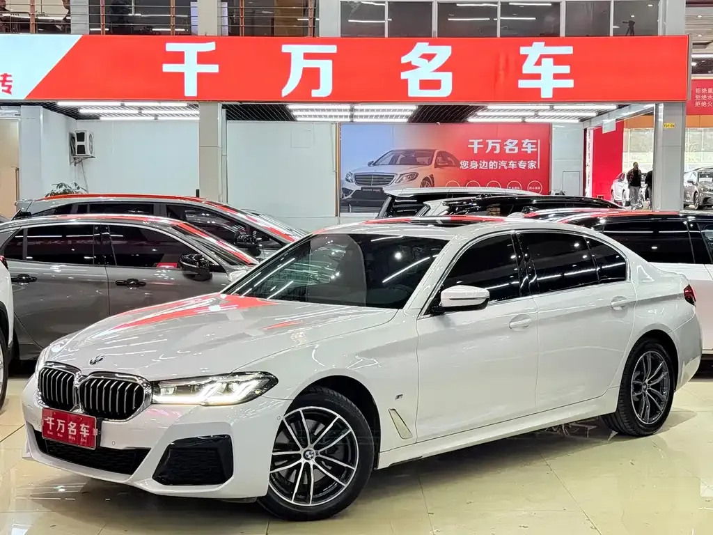 BMW 5 Series — фото 1