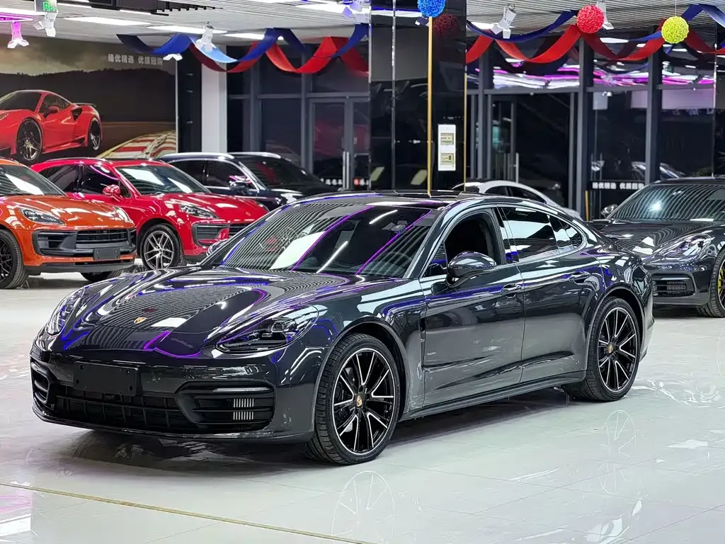 Porsche Panamera — фото 1