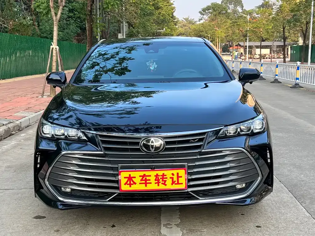 Toyota Avalon — фото 2
